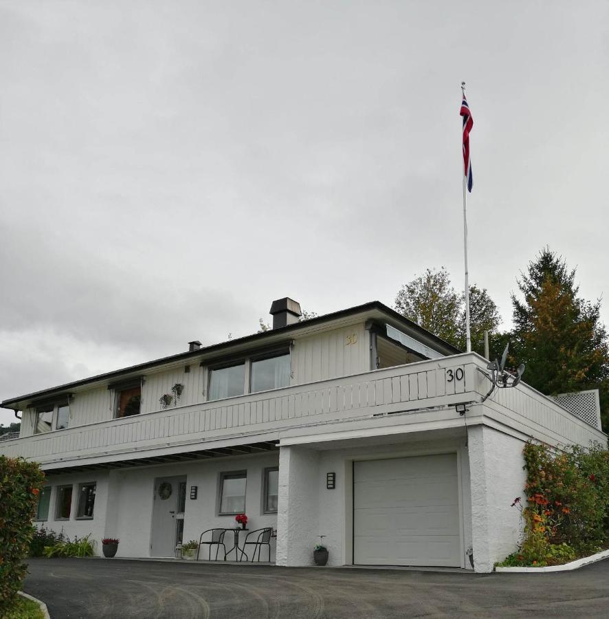 Gjesterom Til Leie I Et Privat Hus Brumunddal Eksteriør bilde